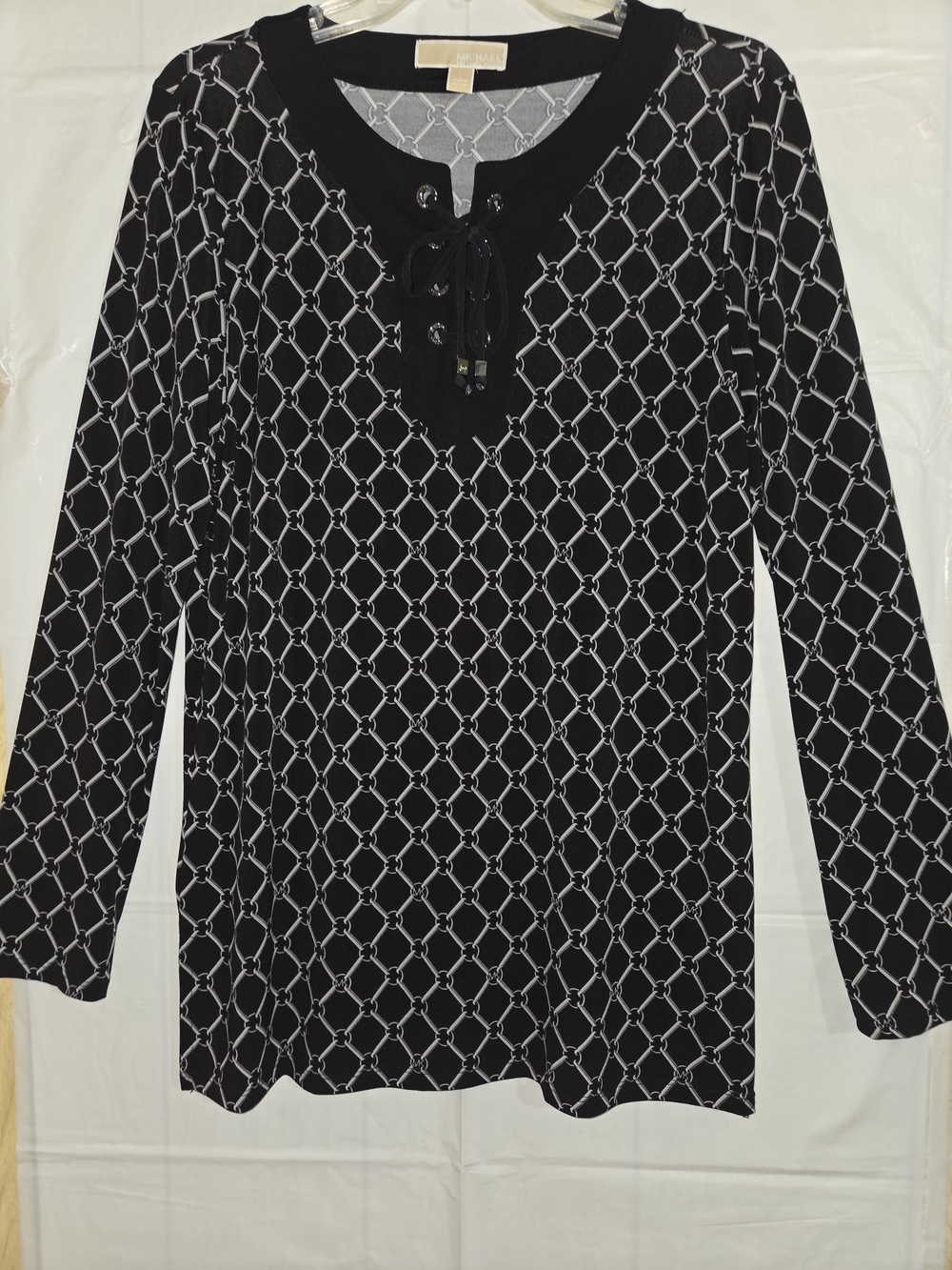Black & White Chain-Print Lace-Up Women’s tunic Size L